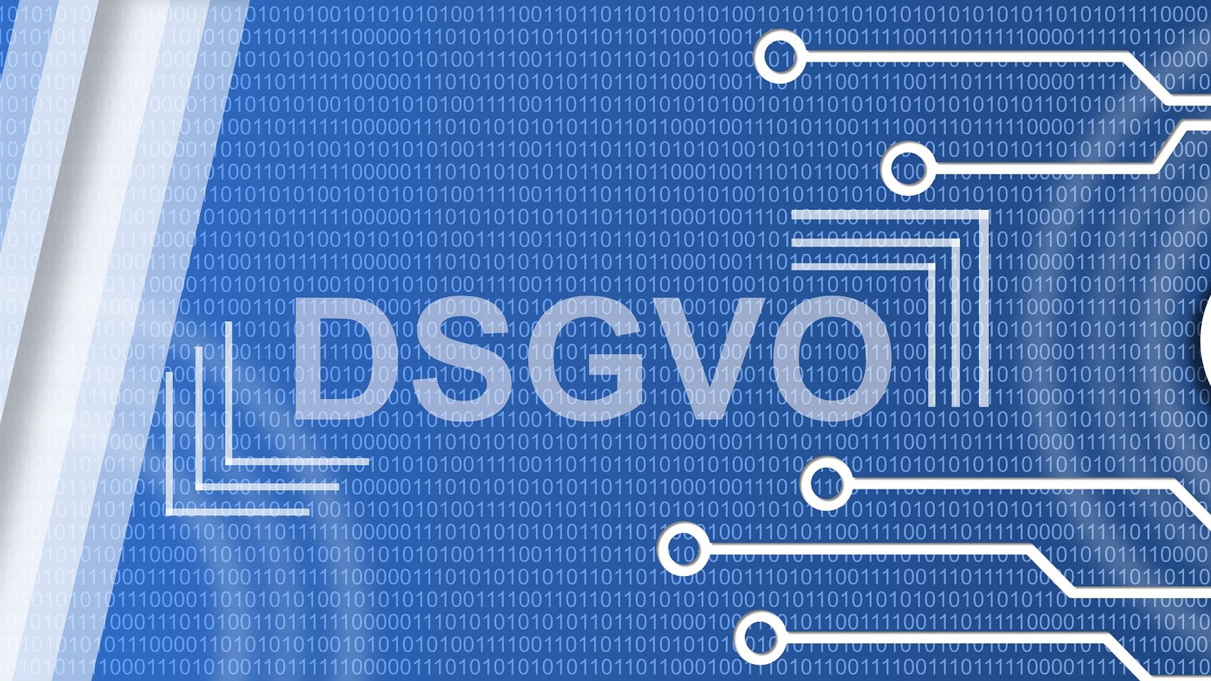 Darstellung des transparenten Schriftzugs DSGVO auf einem Computercode